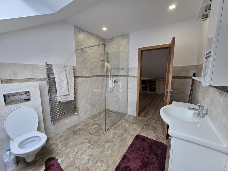 Casă individuală cu 5 camere cu Canalizare în Est