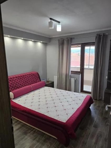 Apartament cu 2 camere semidecomandat, mobilat în Florești