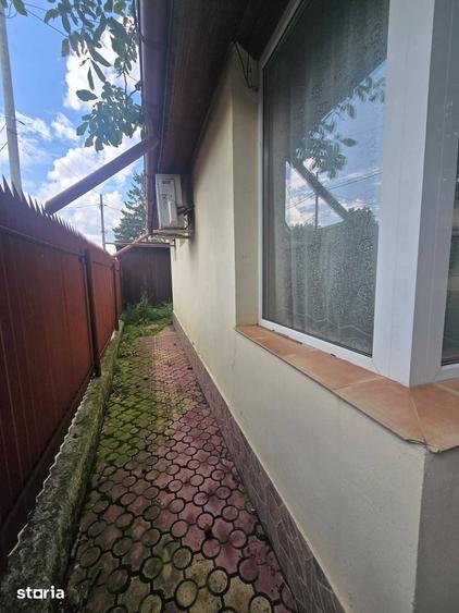 Casă cu 5 camere cu Teren 600 Mp în Andronache
