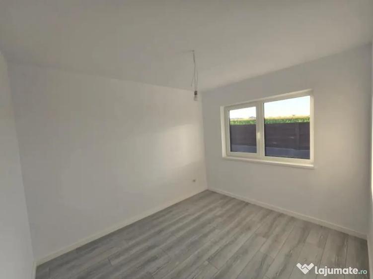 Casă cu 5 camere cu Teren 252 Mp în Valea Lupului