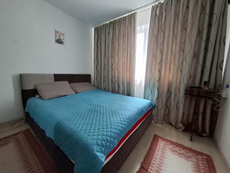 Apartament cu 3 camere semidecomandat, mobilat în Tomis Nord
