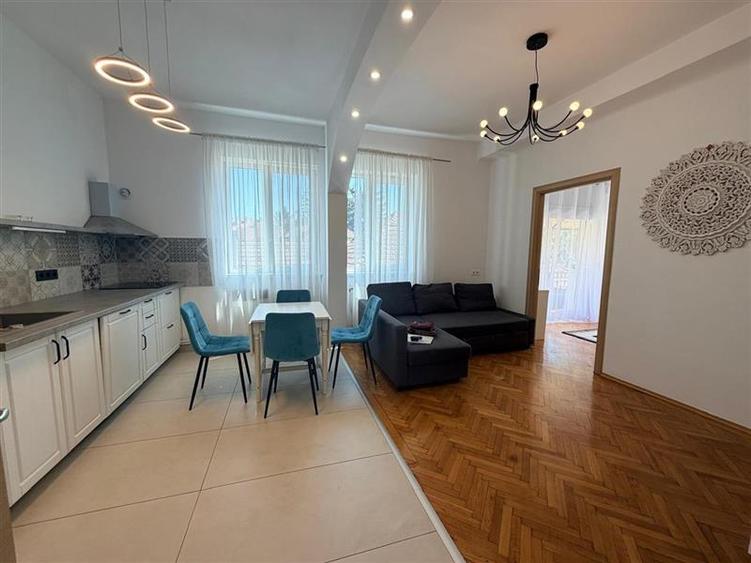Apartament cu 3 camere semidecomandat în Grigorescu