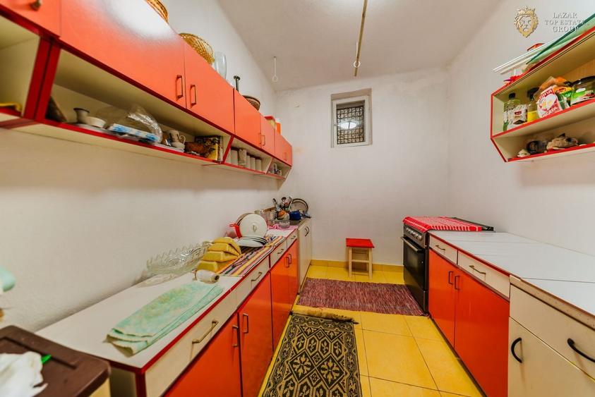 Casă individuală cu 5 camere cu Canalizare în Fântânele
