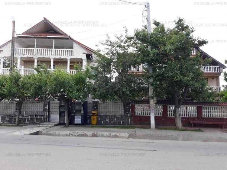 Casă cu 9 camere cu Garaj în Central