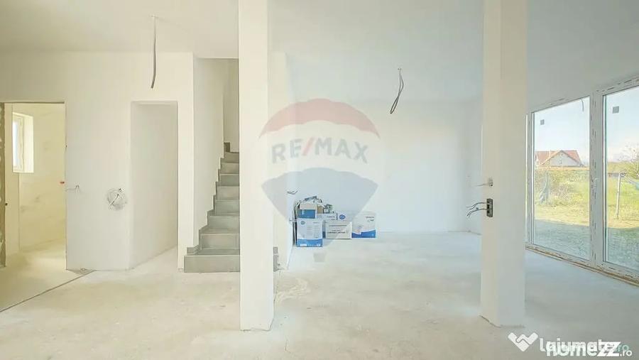 Casă cu 5 camere cu Teren 178 Mp în Tărlungeni
