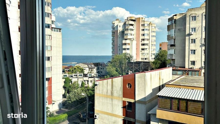 Apartament cu 3 camere decomandat în Faleza Nord