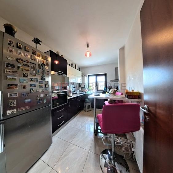 Apartament cu 3 camere decomandat, mobilat în Prelungirea Ghencea