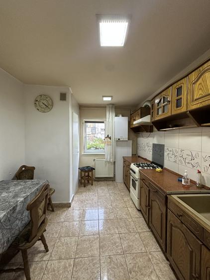 Apartament cu 3 camere decomandat, mobilat în Mărăști