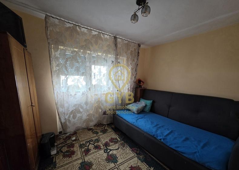 Apartament cu 4 camere decomandat, mobilat în Central