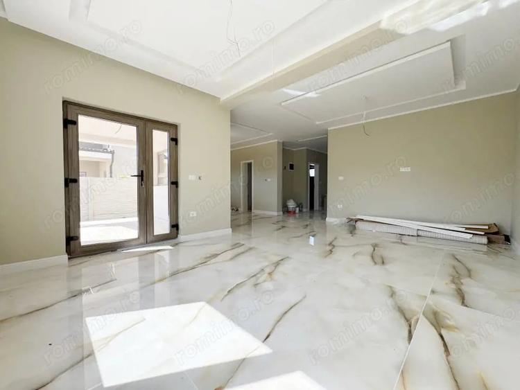Casă cu 5 camere cu Teren 460 Mp în Giroc
