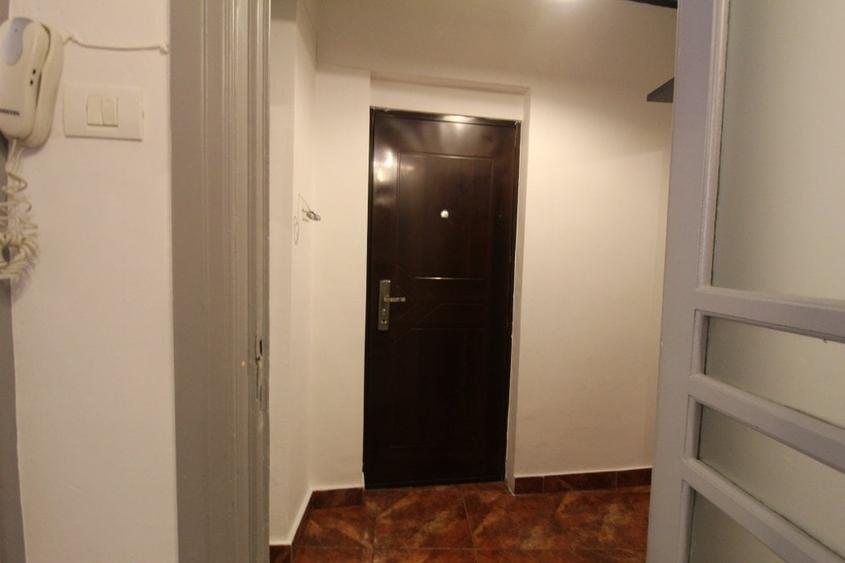 Apartament cu 3 camere decomandat, mobilat în Unirii