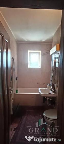 Apartament cu 2 camere decomandat în Florești