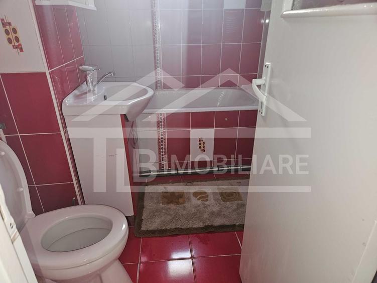 Apartament cu 3 camere decomandat în Cornișa