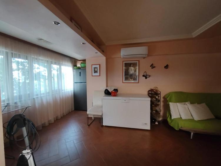 Apartament cu 3 camere decomandat, mobilat în Ultracentral