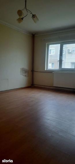 Apartament cu 2 camere în Decebal