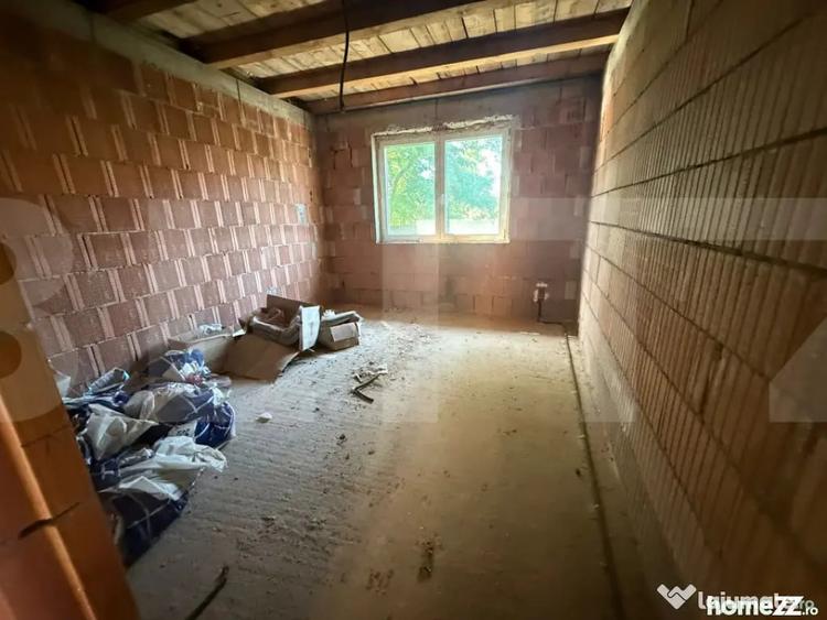 Casă cu 4 camere cu Teren 1057 Mp în Central