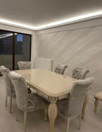 Apartament cu 2 camere decomandat în Tractorul