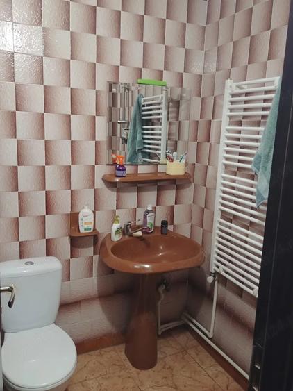 Apartament cu 4 camere decomandat în Lăpuș