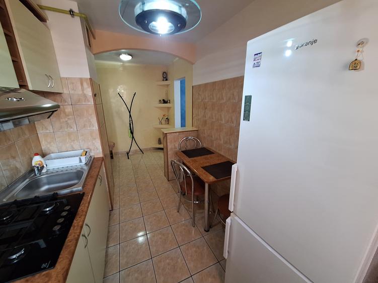 Apartament cu 2 camere semidecomandat în Torontalului