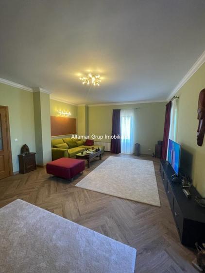 Casă individuală cu 9 camere cu Canalizare în Cotroceni