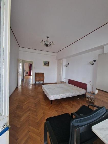 Apartament cu 4 camere decomandat în Universitate