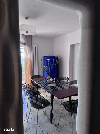 Apartament cu 3 camere decomandat în Rogerius