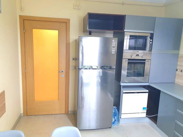 Apartament cu 4 camere decomandat, mobilat în Tei