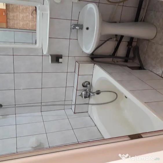 Garsonieră semidecomandată în Poarta 6