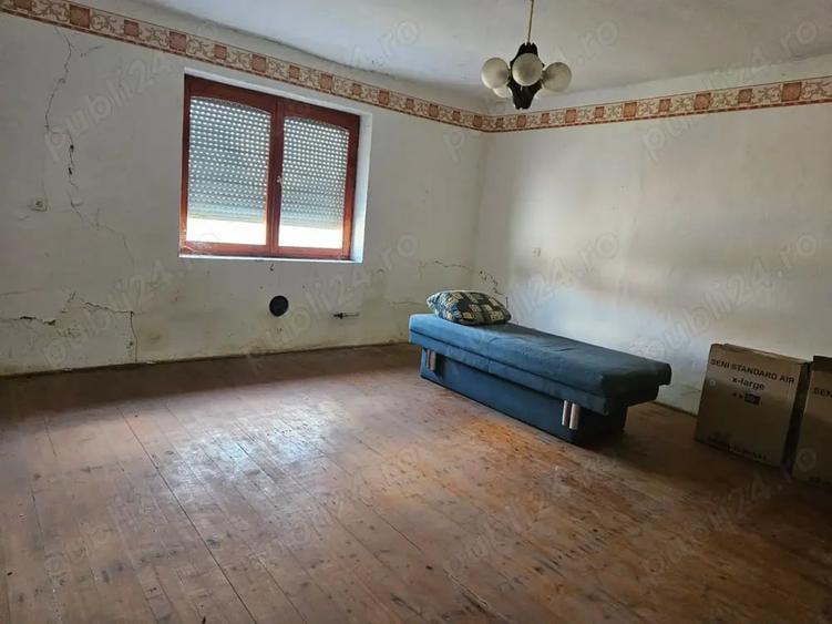 Casă cu 3 camere în Central