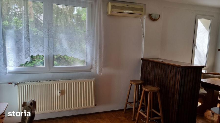 Apartament cu 2 camere decomandat în Titan