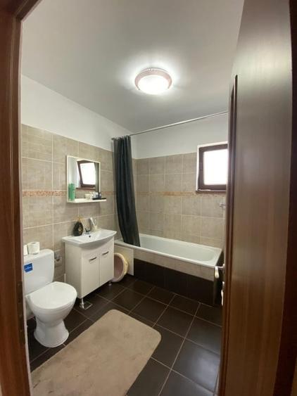 Apartament de 65 mp utili,parcare inclusa,etaj intermediar - 12