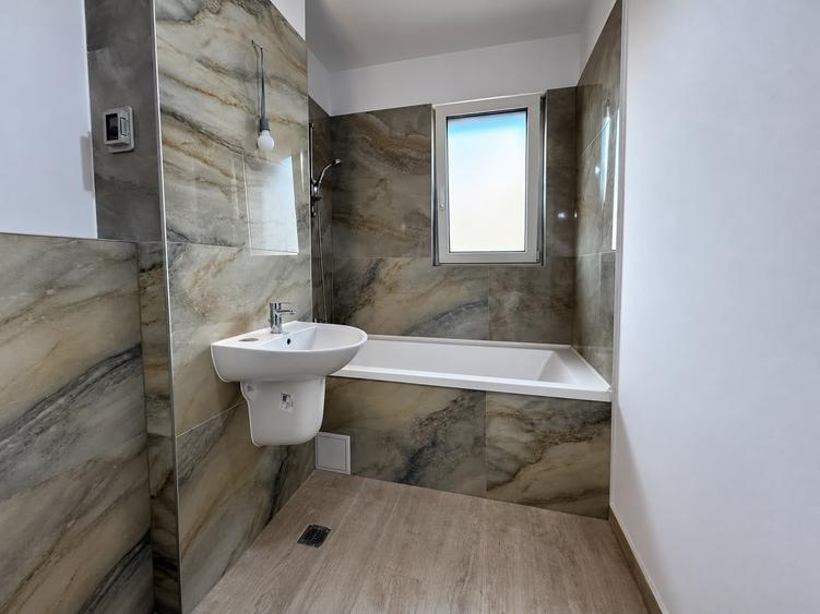 Apartament cu 2 camere decomandat în Aradului