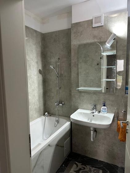 Apartament cu 3 camere decomandat în Dumbrăvița