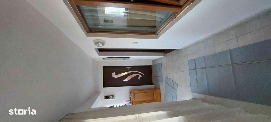Casă cu 2 camere cu Teren 2200 Mp în Central
