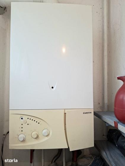 Apartament cu 4 camere semidecomandat în Central