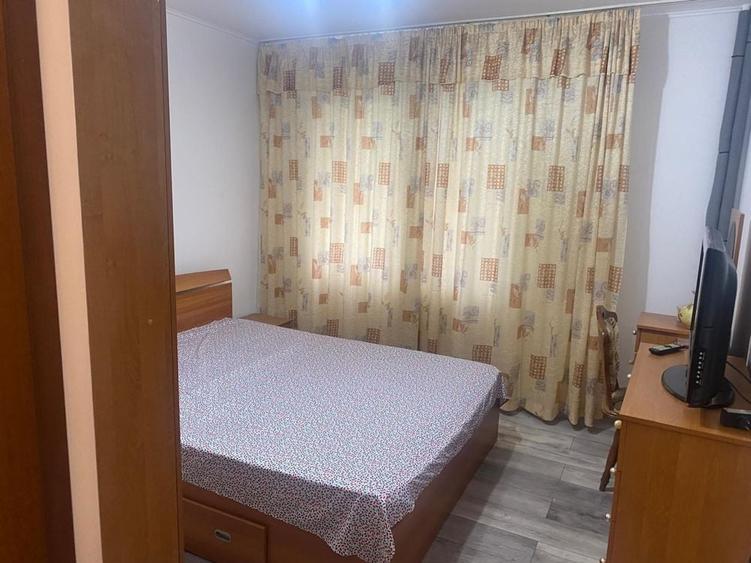 Inchiriez apartament 3 camere - 6