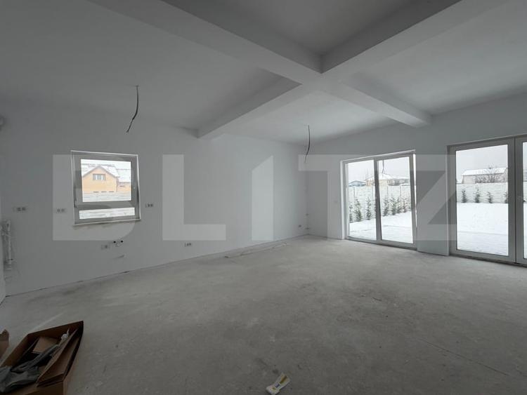 Duplex cu 5 camere cu Canalizare în Dumbrăvița