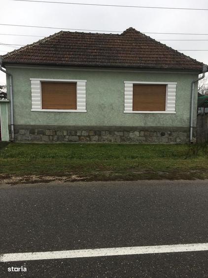 Casă cu 3 camere cu Teren 2000 Mp în Saca