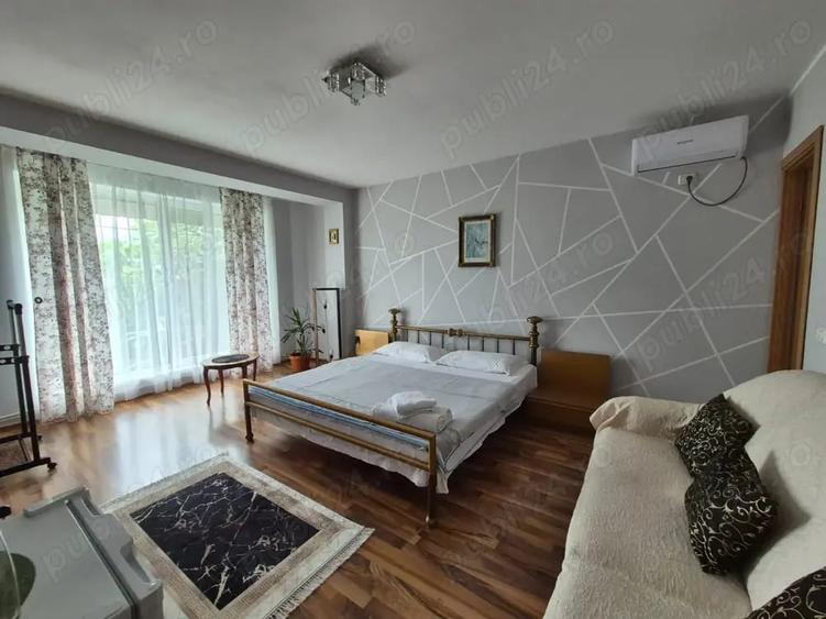 Casă cu 6 camere cu Teren 300 Mp în Eforie