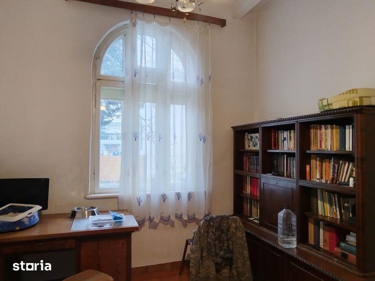 Casă cu 4 camere cu Teren 285 Mp în Central