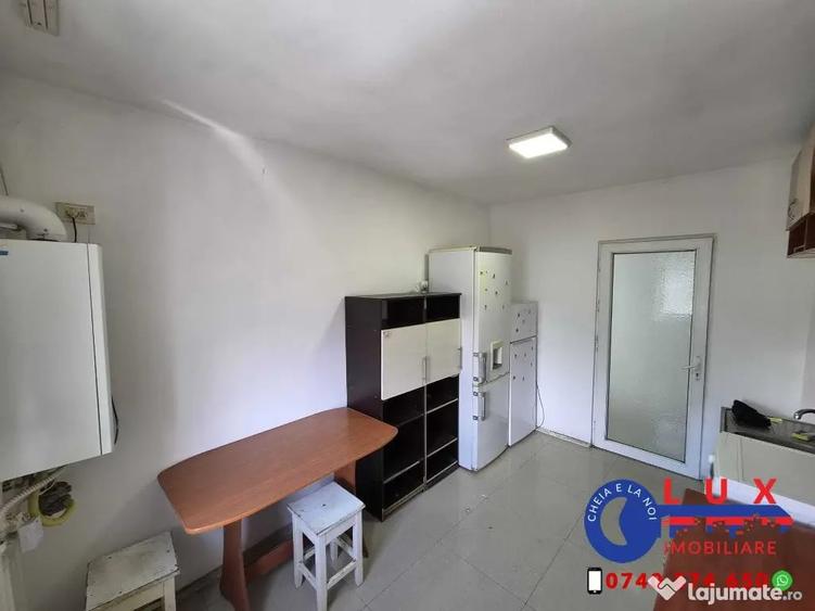 Apartament cu 3 camere semidecomandat în Ultracentral