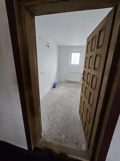 Casă individuală cu 6 camere cu Garaj în Clociov