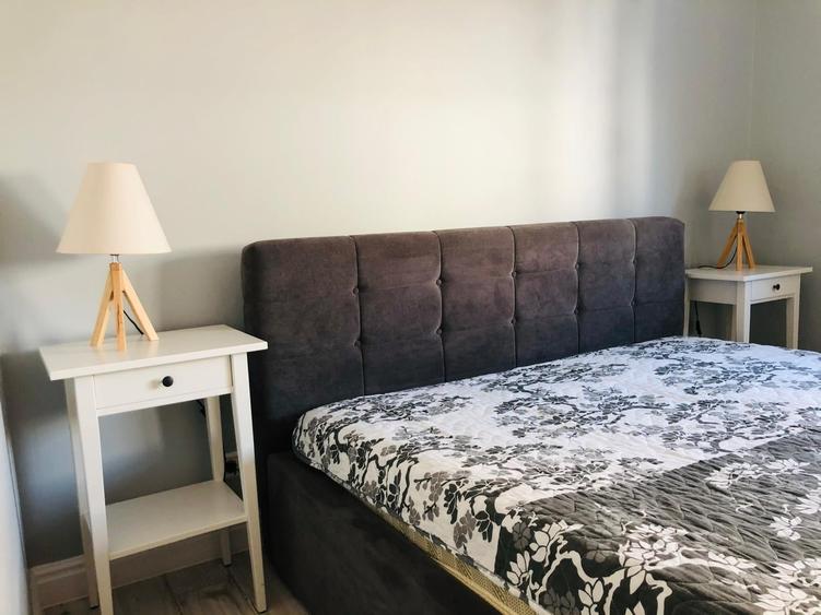 Apartament cu 3 camere semidecomandat, mobilat în Aradului