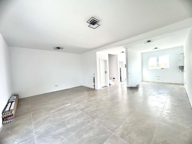 Duplex cu 4 camere cu Canalizare în Urseni