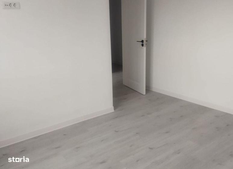 Casă cu 4 camere în Valea Adâncă