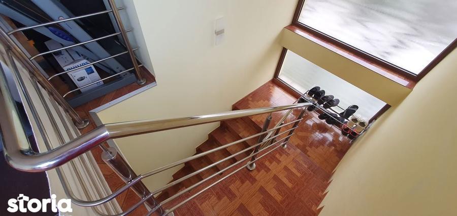 Casă cu 5 camere cu Teren 500 Mp în Ronaț