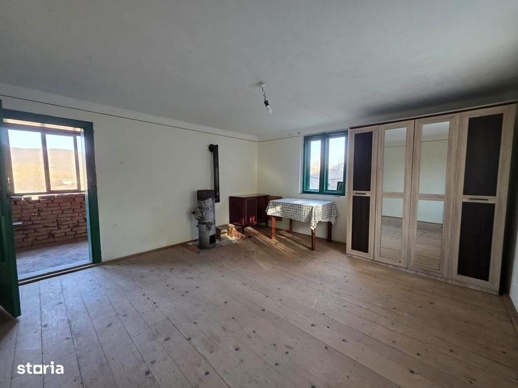Casă cu 4 camere cu Teren 1887 Mp în Tisa