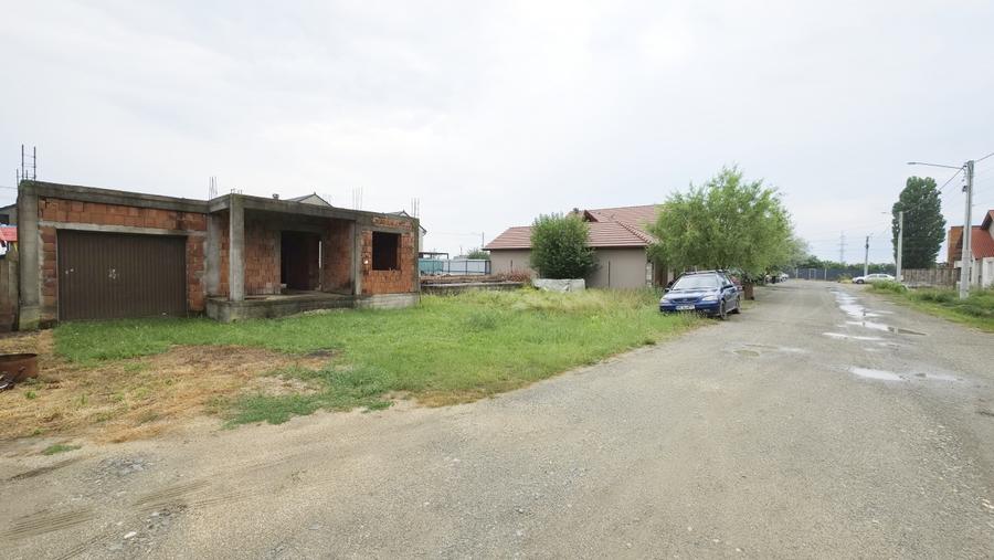 Casă individuală cu 6 camere cu Canalizare în Curtici