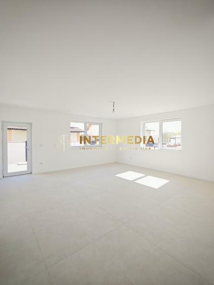 Casă individuală cu 4 camere cu Teren 361 Mp în Micești