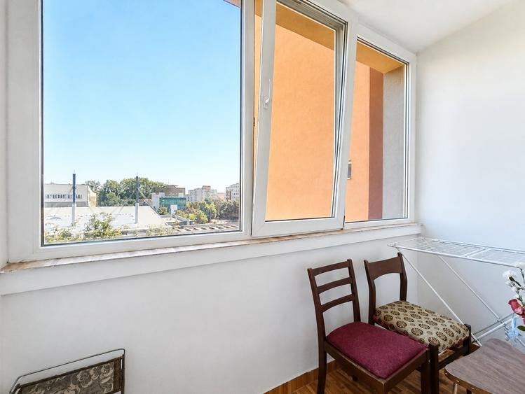 Apartament cu 3 camere semidecomandat, mobilat în Olimpia-Stadion
